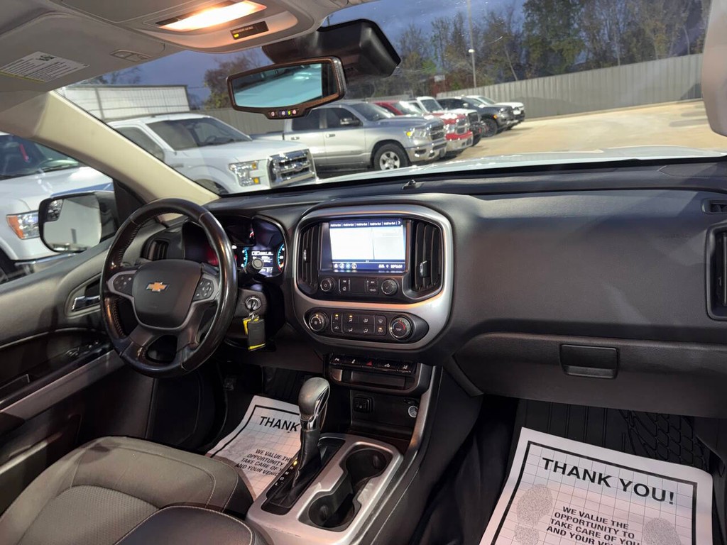 Chevrolet Colorado Vehicle Full-screen Gallery Image 16