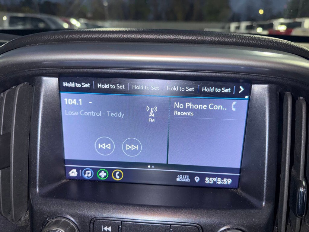 Chevrolet Colorado Vehicle Full-screen Gallery Image 22