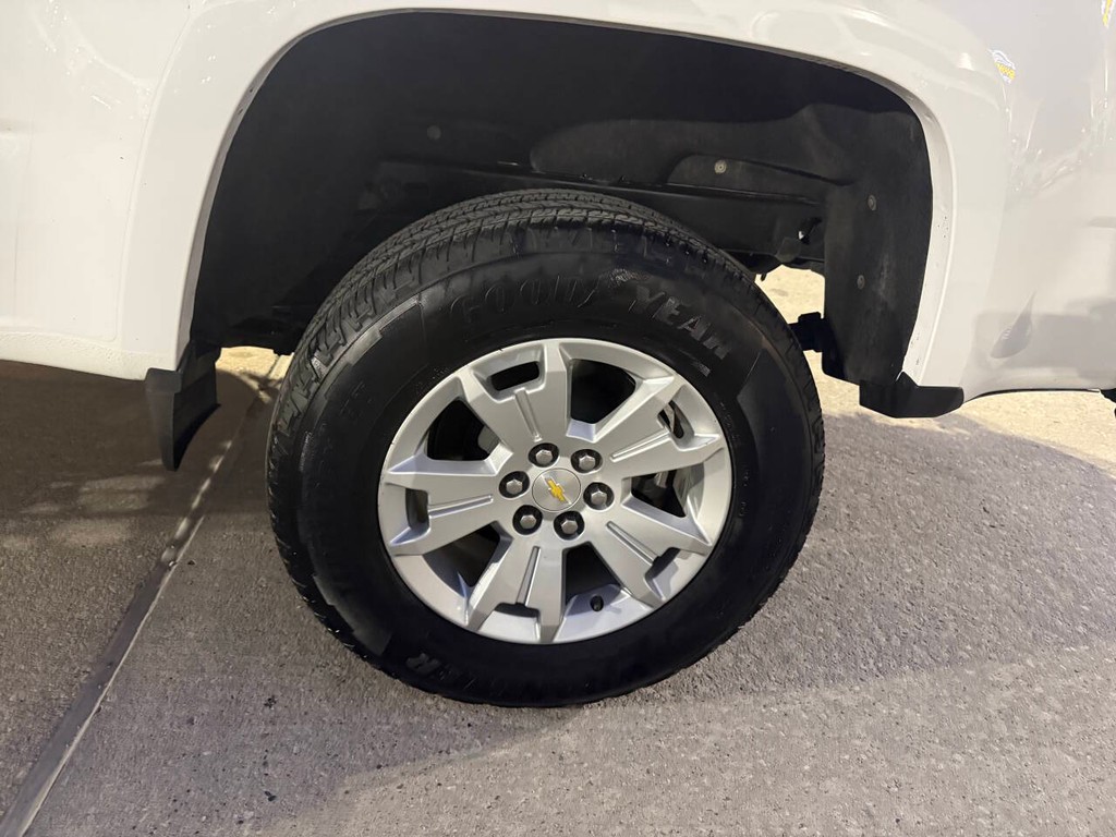 Chevrolet Colorado Vehicle Full-screen Gallery Image 30