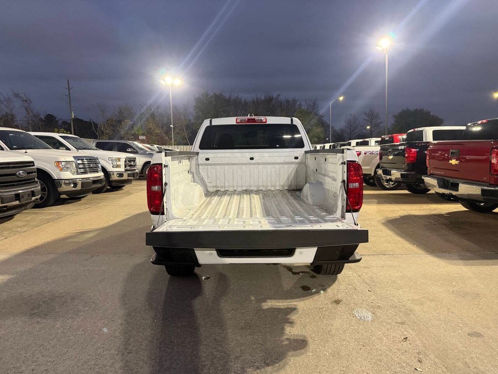 Chevrolet Colorado Vehicle Full-screen Gallery Image 32
