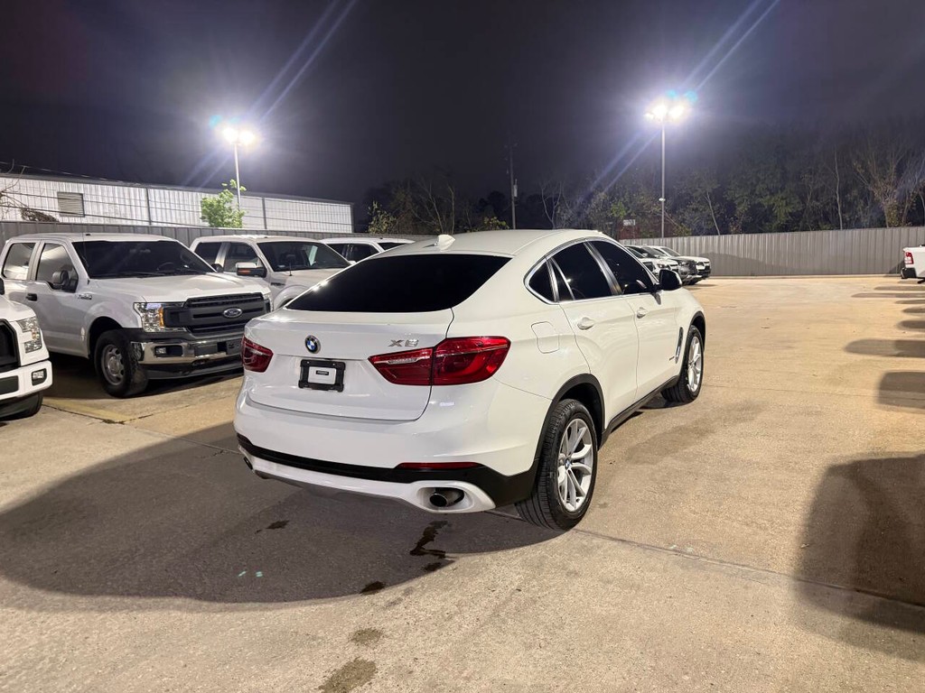 BMW X6 Vehicle Full-screen Gallery Image 05