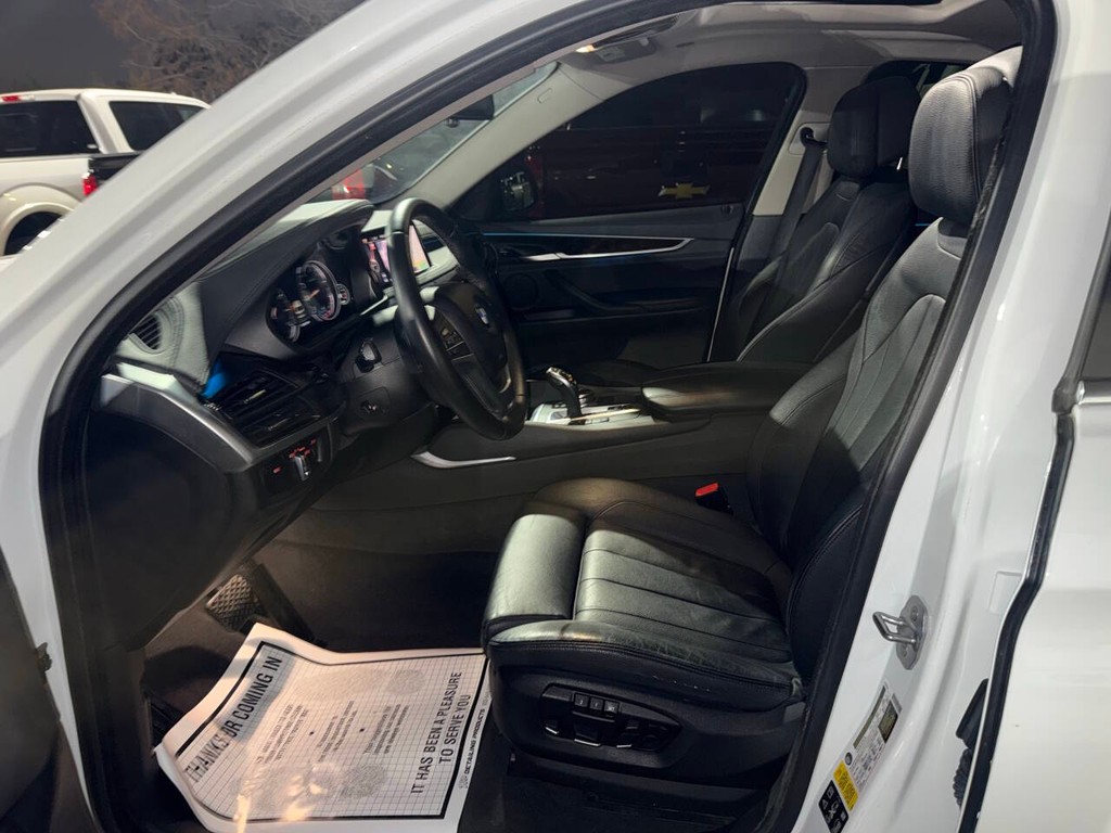 BMW X6 Vehicle Full-screen Gallery Image 07