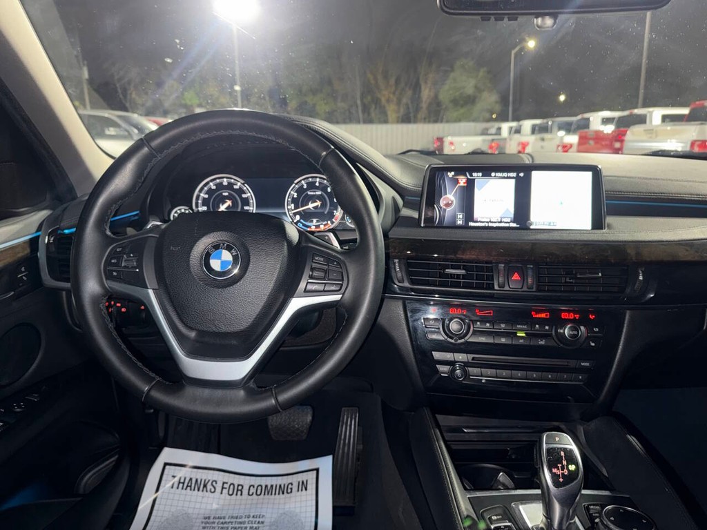 BMW X6 Vehicle Full-screen Gallery Image 20