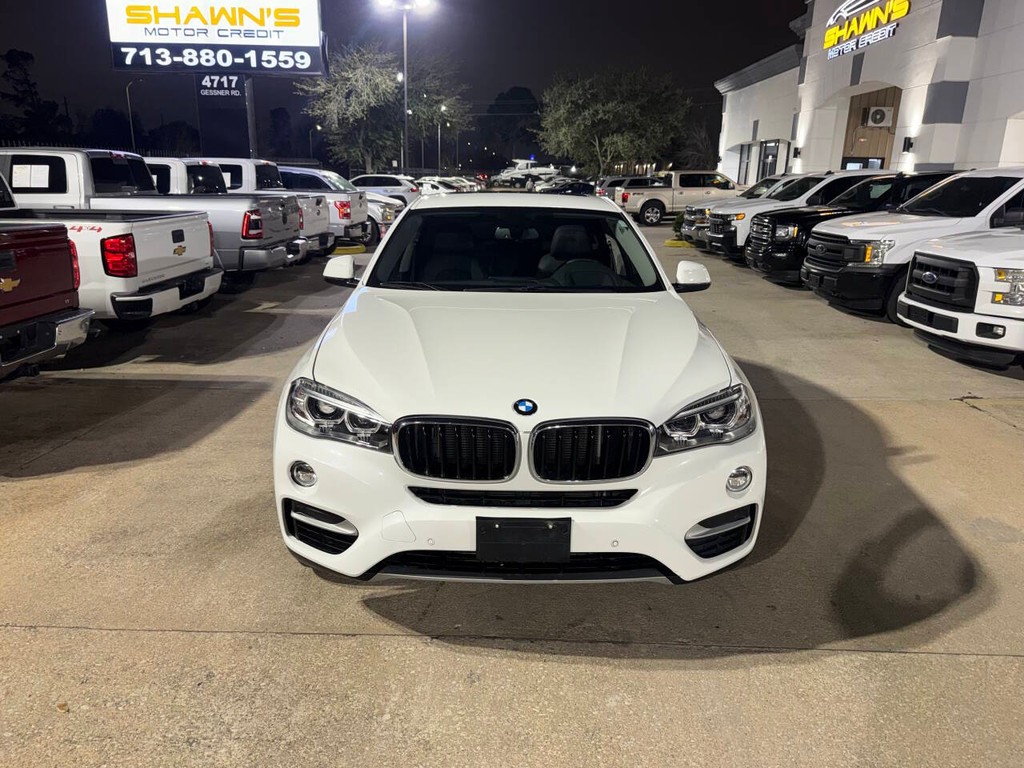 BMW X6 Vehicle Full-screen Gallery Image 40