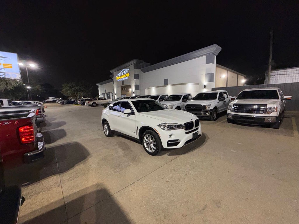 BMW X6 Vehicle Full-screen Gallery Image 45