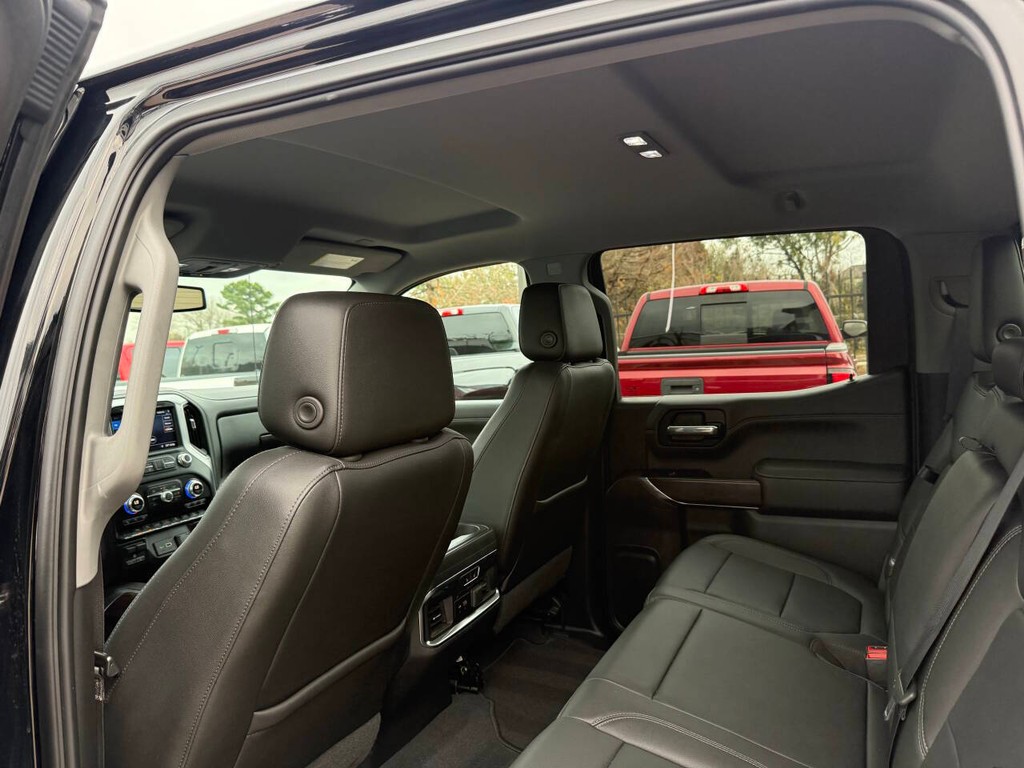 GMC Sierra 1500 Vehicle Full-screen Gallery Image 12