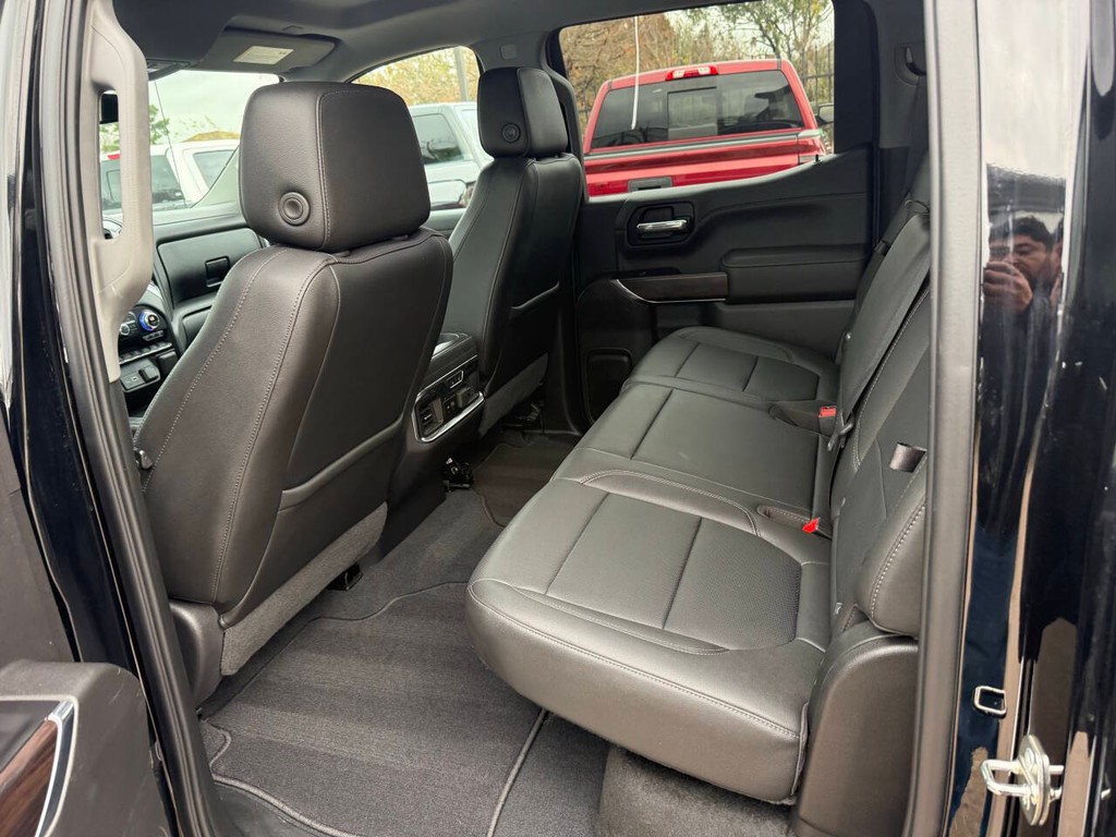 GMC Sierra 1500 Vehicle Full-screen Gallery Image 13