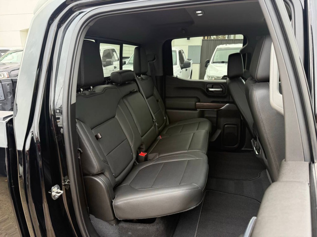 GMC Sierra 1500 Vehicle Full-screen Gallery Image 15