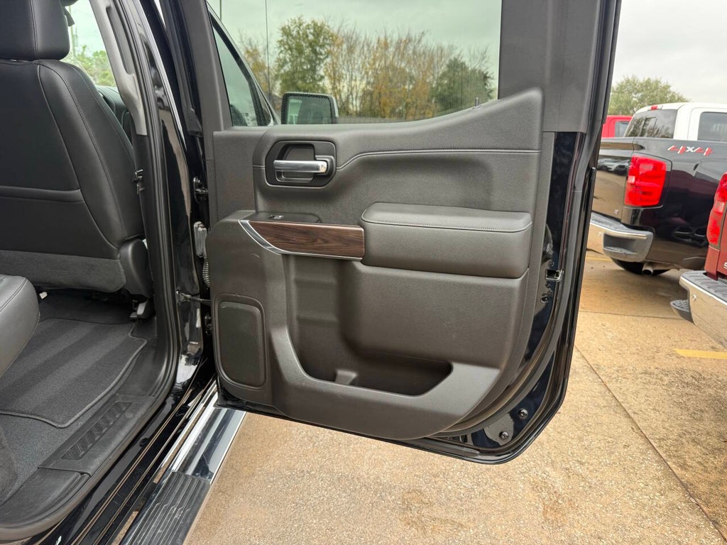 GMC Sierra 1500 Vehicle Full-screen Gallery Image 16