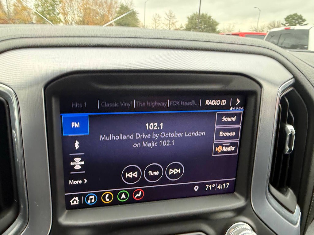 GMC Sierra 1500 Vehicle Full-screen Gallery Image 25