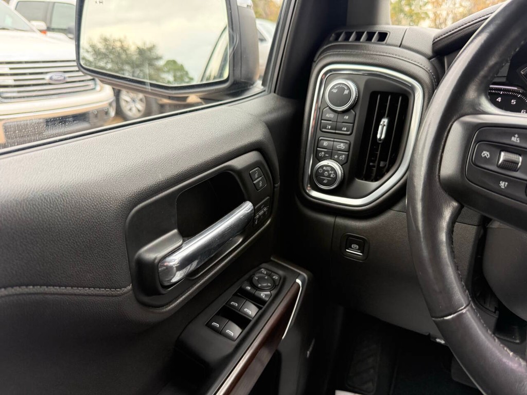 GMC Sierra 1500 Vehicle Full-screen Gallery Image 31