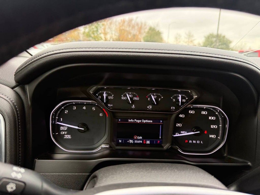 GMC Sierra 1500 Vehicle Full-screen Gallery Image 32