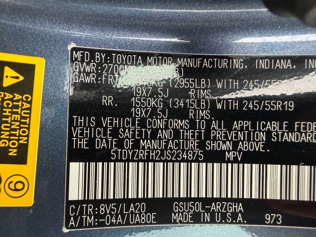 Toyota Highlander Vehicle Full-screen Gallery Image 36