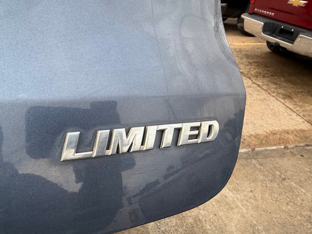 Toyota Highlander Vehicle Full-screen Gallery Image 41