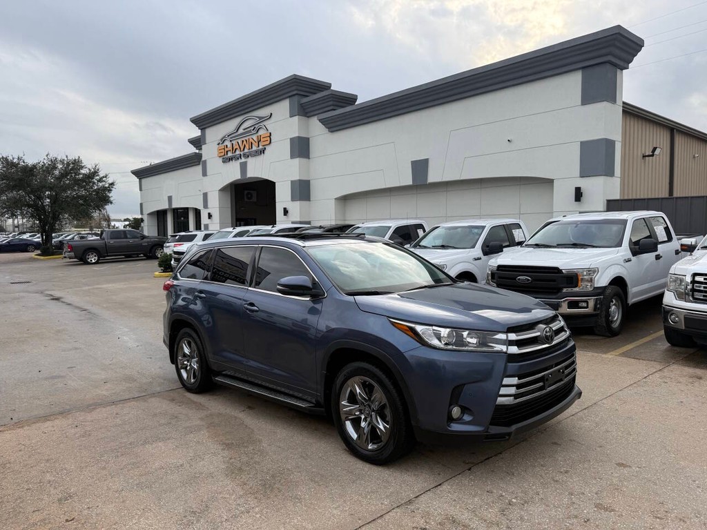 Toyota Highlander Vehicle Full-screen Gallery Image 45