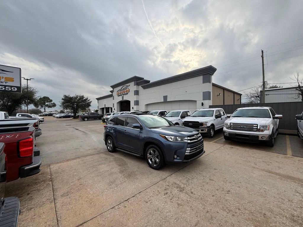 Toyota Highlander Vehicle Full-screen Gallery Image 47