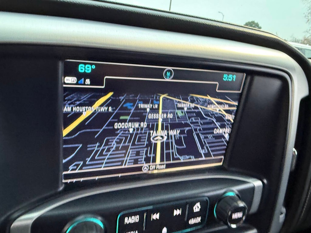 GMC Sierra 1500 Vehicle Full-screen Gallery Image 23