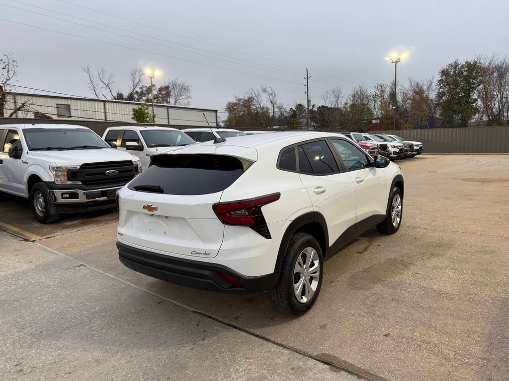 Chevrolet Trax Vehicle Full-screen Gallery Image 05