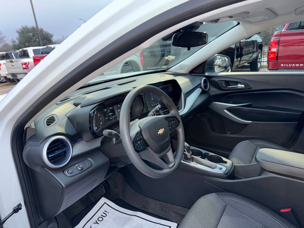 Chevrolet Trax Vehicle Full-screen Gallery Image 06