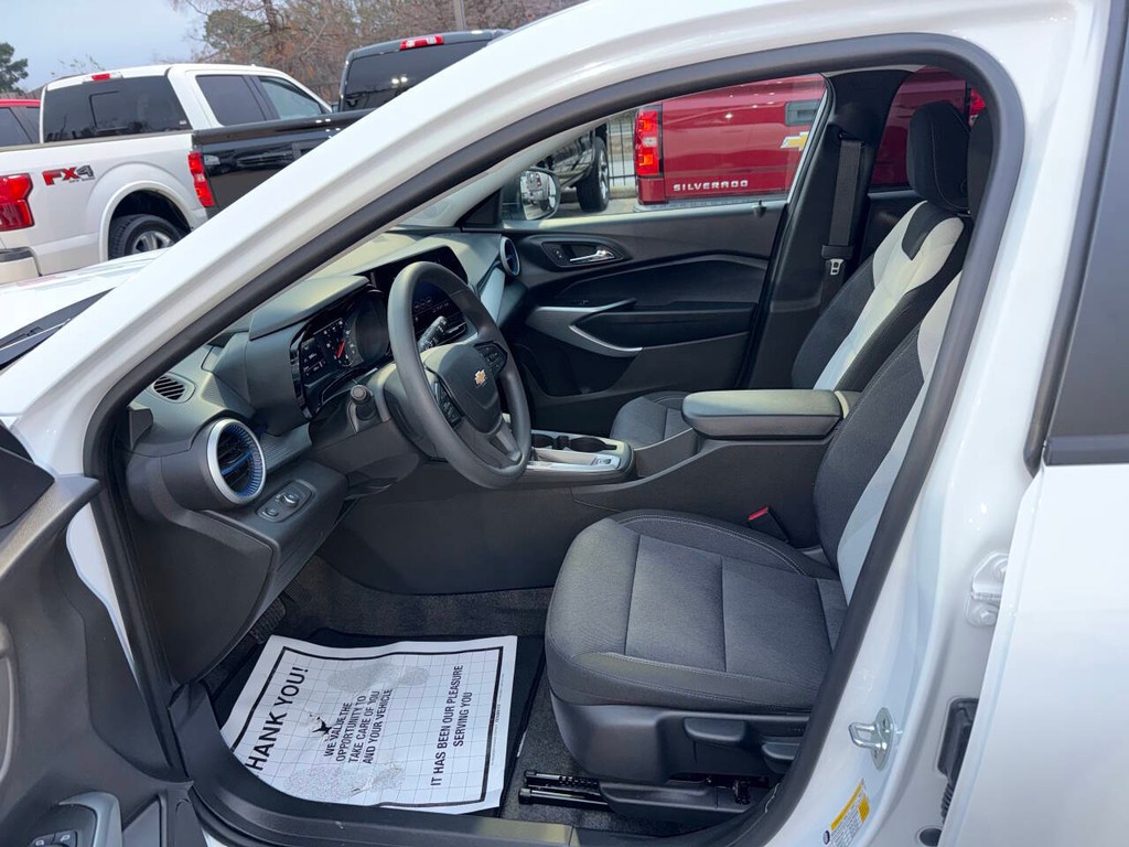 Chevrolet Trax Vehicle Full-screen Gallery Image 07