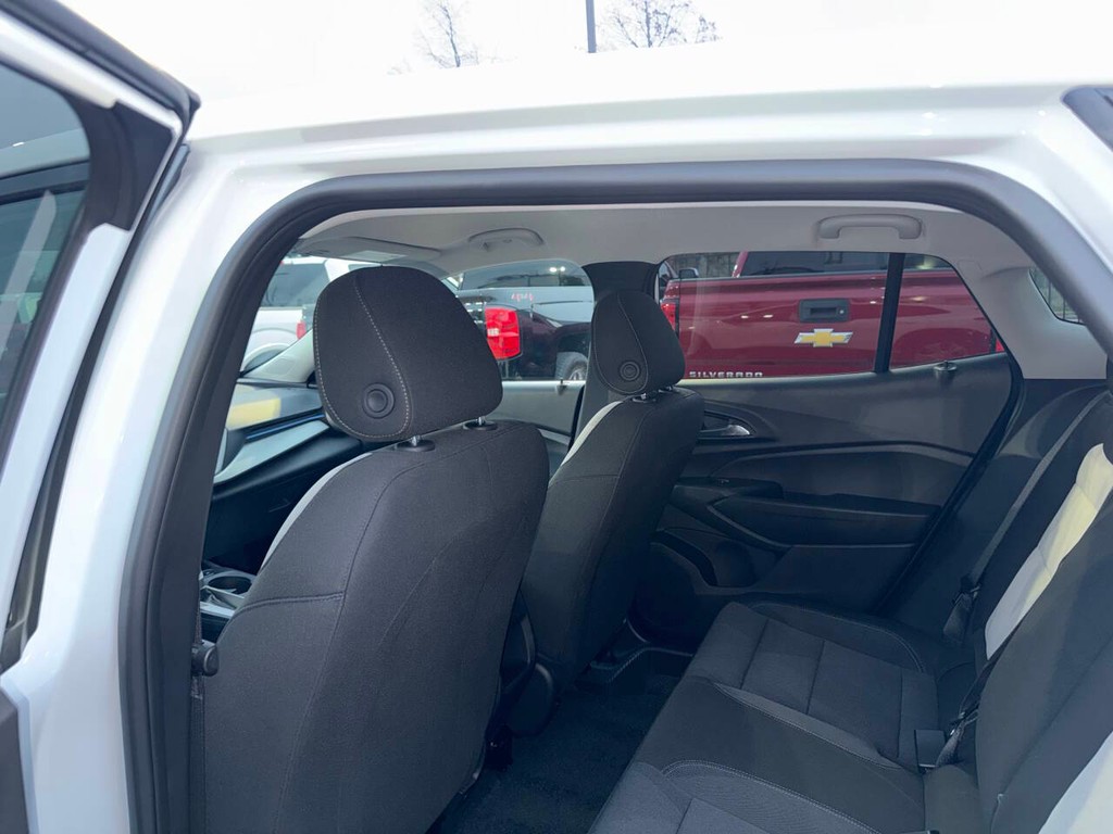 Chevrolet Trax Vehicle Full-screen Gallery Image 12