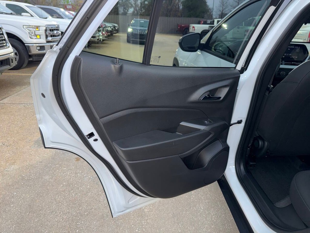 Chevrolet Trax Vehicle Full-screen Gallery Image 14