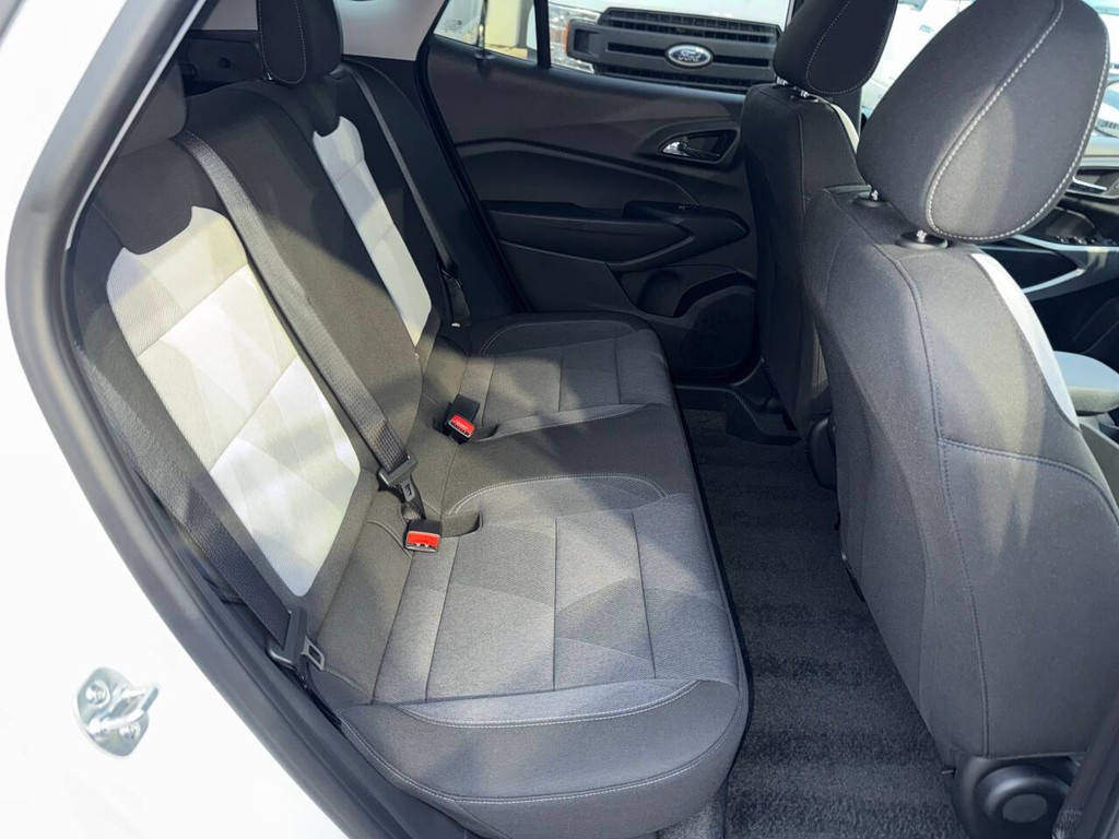 Chevrolet Trax Vehicle Full-screen Gallery Image 15