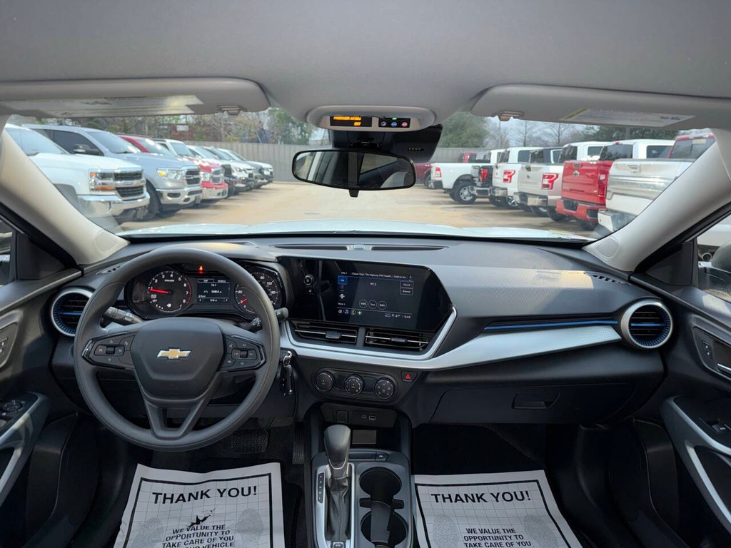 Chevrolet Trax Vehicle Full-screen Gallery Image 17