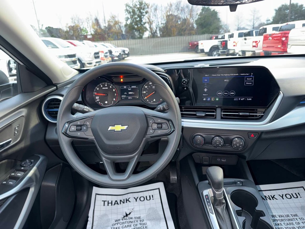 Chevrolet Trax Vehicle Full-screen Gallery Image 21