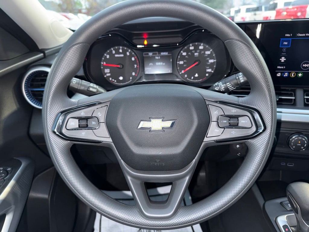 Chevrolet Trax Vehicle Full-screen Gallery Image 23