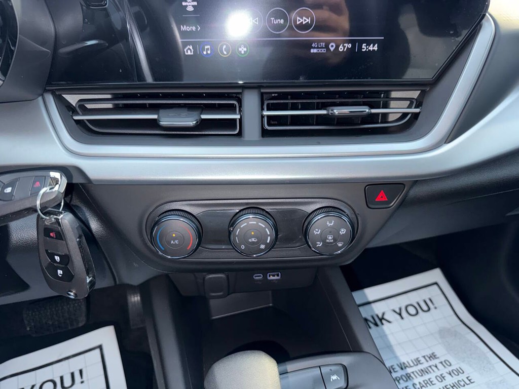 Chevrolet Trax Vehicle Full-screen Gallery Image 27