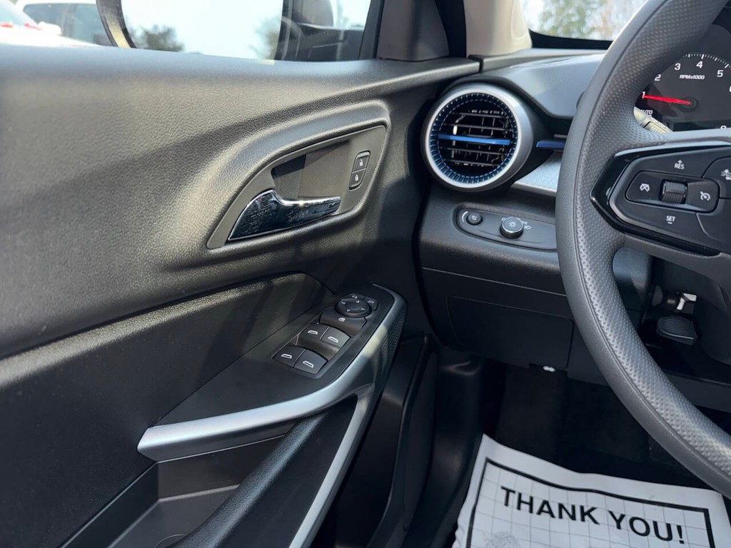 Chevrolet Trax Vehicle Full-screen Gallery Image 29