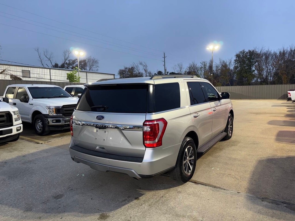 Ford Expedition Vehicle Full-screen Gallery Image 05