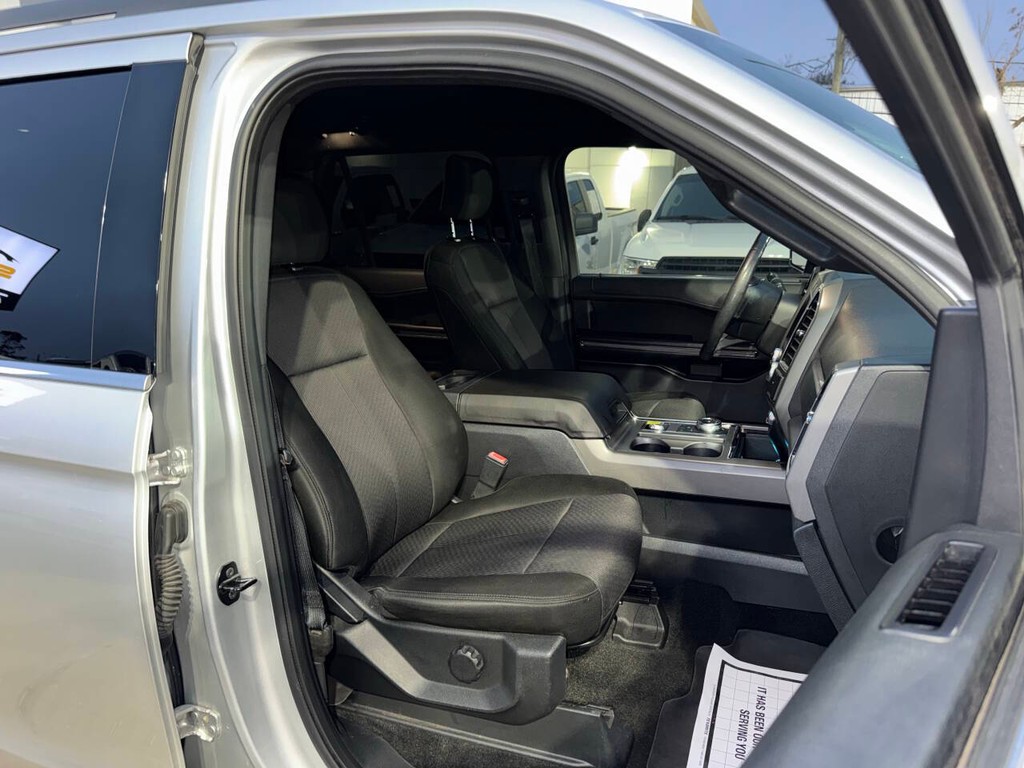 Ford Expedition Vehicle Full-screen Gallery Image 10