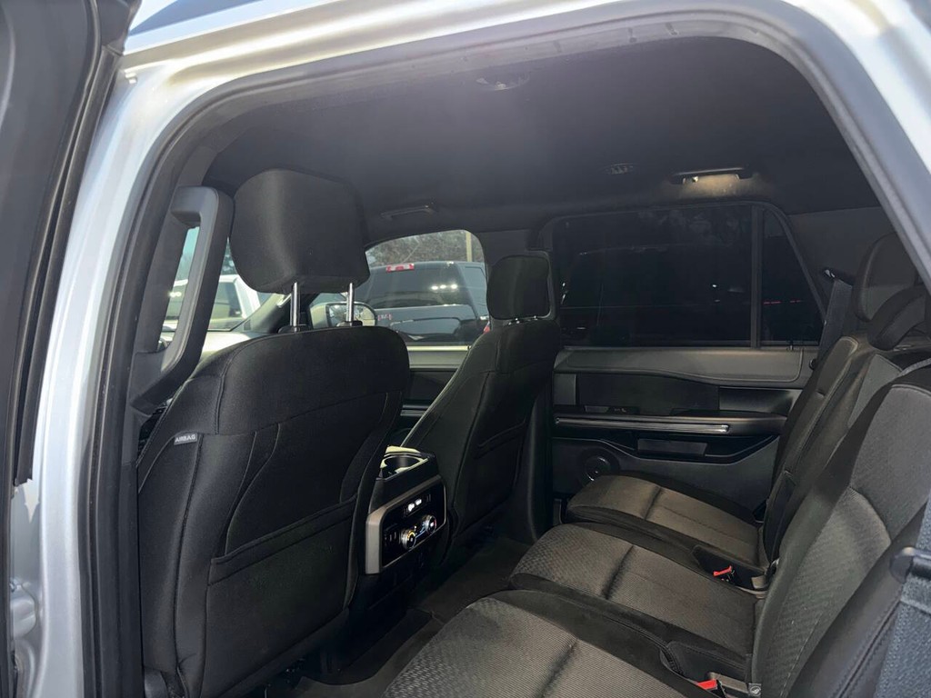 Ford Expedition Vehicle Full-screen Gallery Image 12