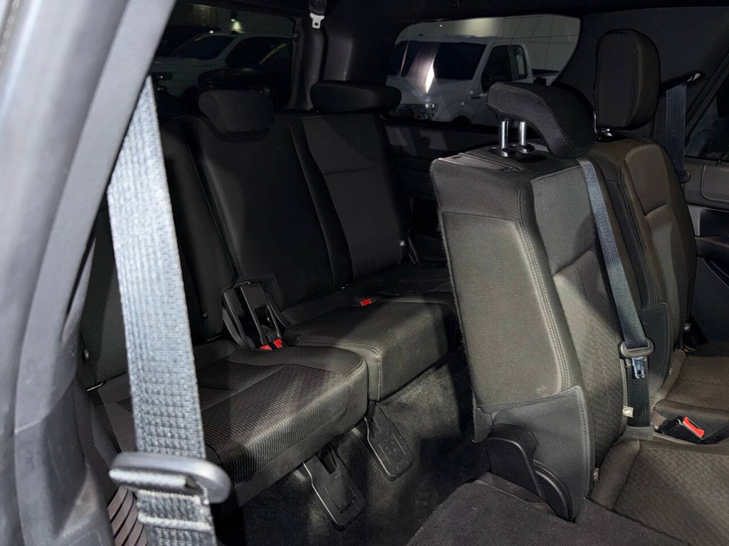 Ford Expedition Vehicle Full-screen Gallery Image 17