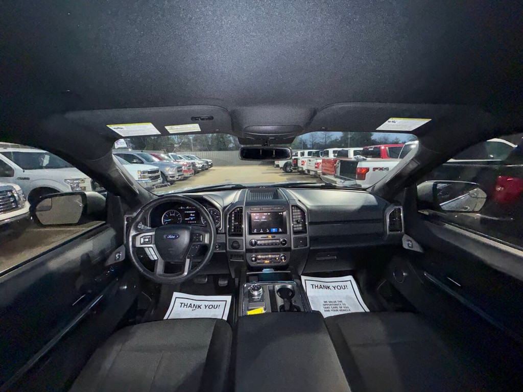 Ford Expedition Vehicle Full-screen Gallery Image 20