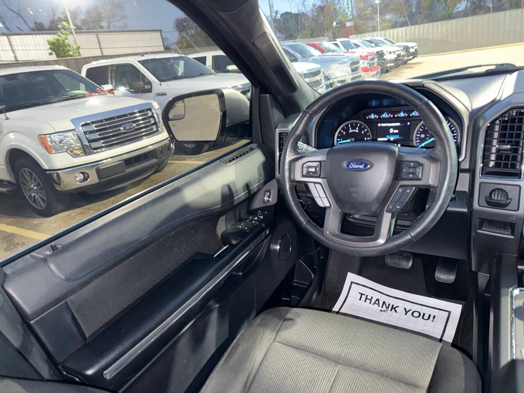 Ford Expedition Vehicle Full-screen Gallery Image 21