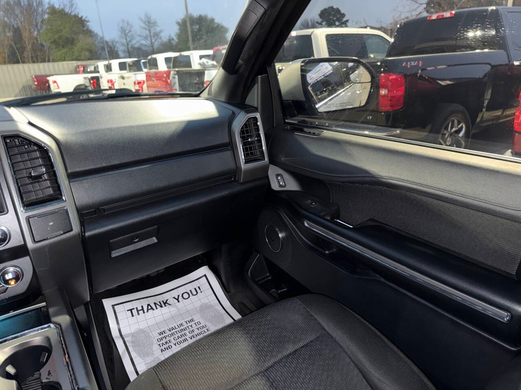 Ford Expedition Vehicle Full-screen Gallery Image 22