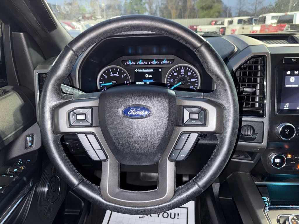 Ford Expedition Vehicle Full-screen Gallery Image 24