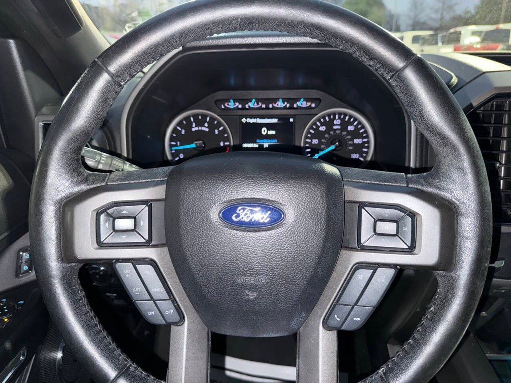 Ford Expedition Vehicle Full-screen Gallery Image 25