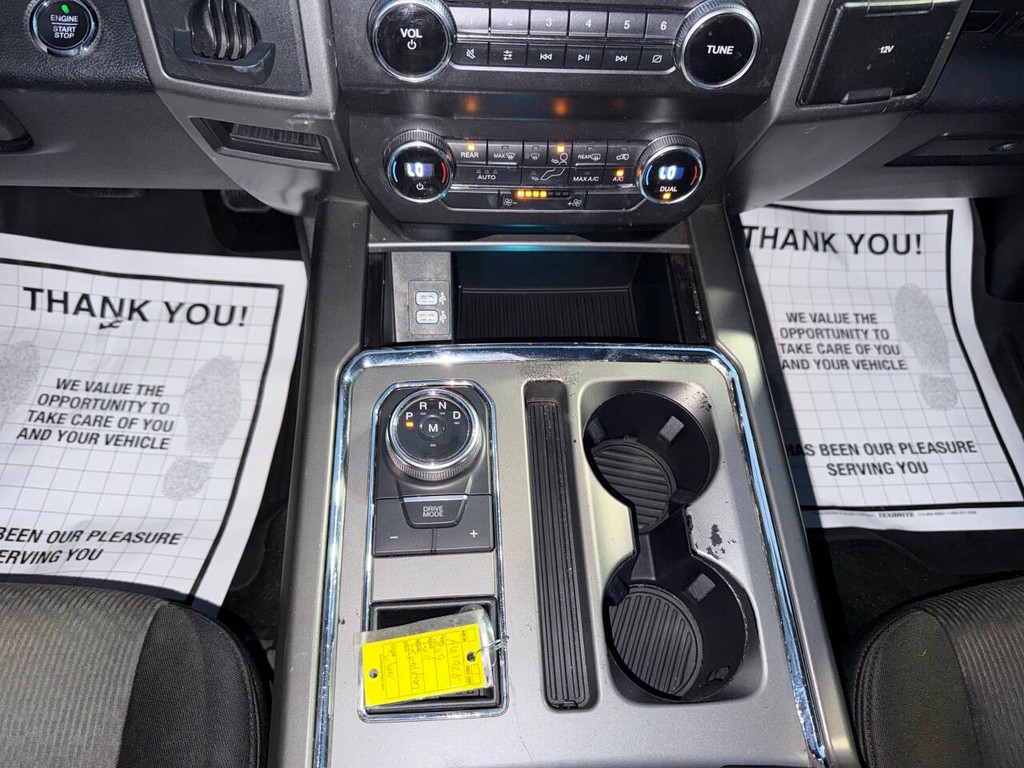 Ford Expedition Vehicle Full-screen Gallery Image 31