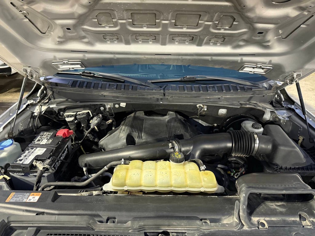 Ford Expedition Vehicle Full-screen Gallery Image 36