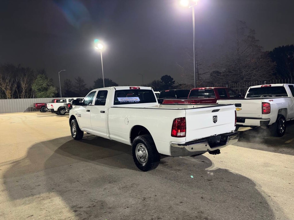 Ram 2500 Vehicle Full-screen Gallery Image 04