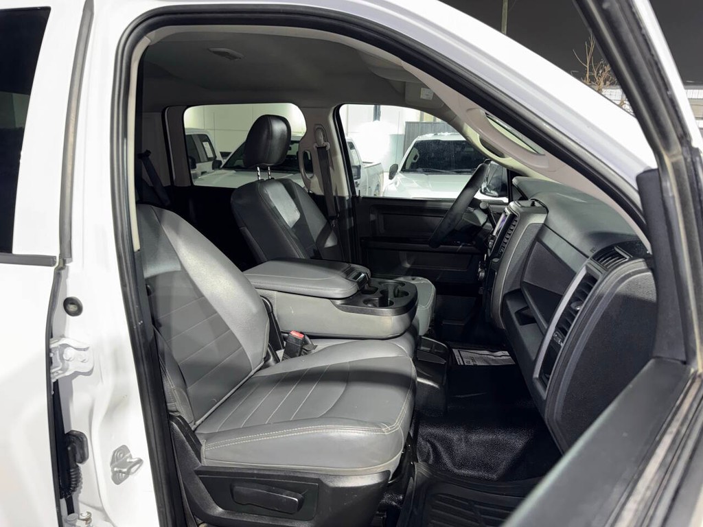 Ram 2500 Vehicle Full-screen Gallery Image 10