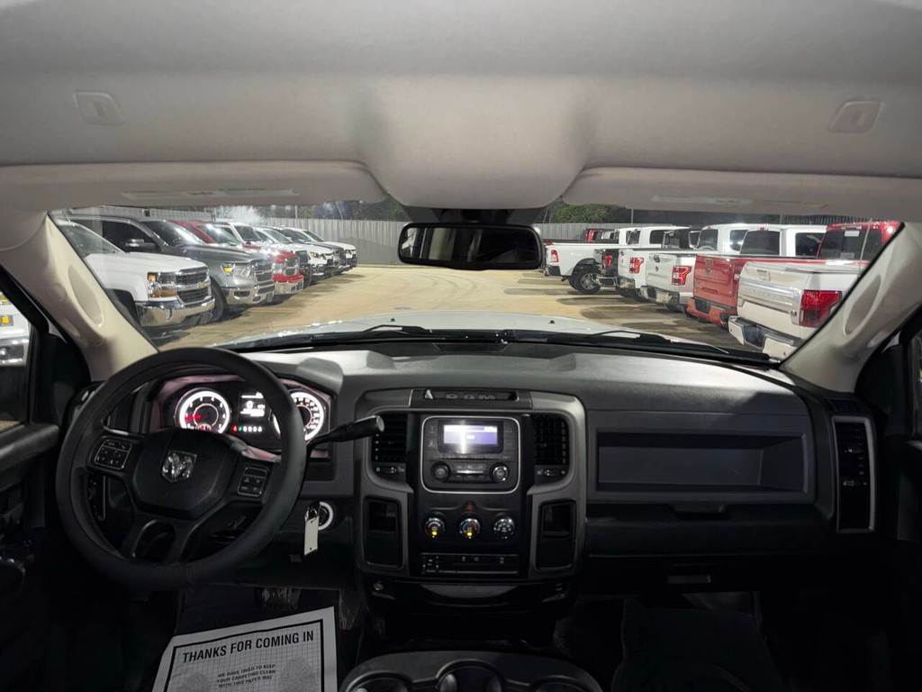 Ram 2500 Vehicle Full-screen Gallery Image 17