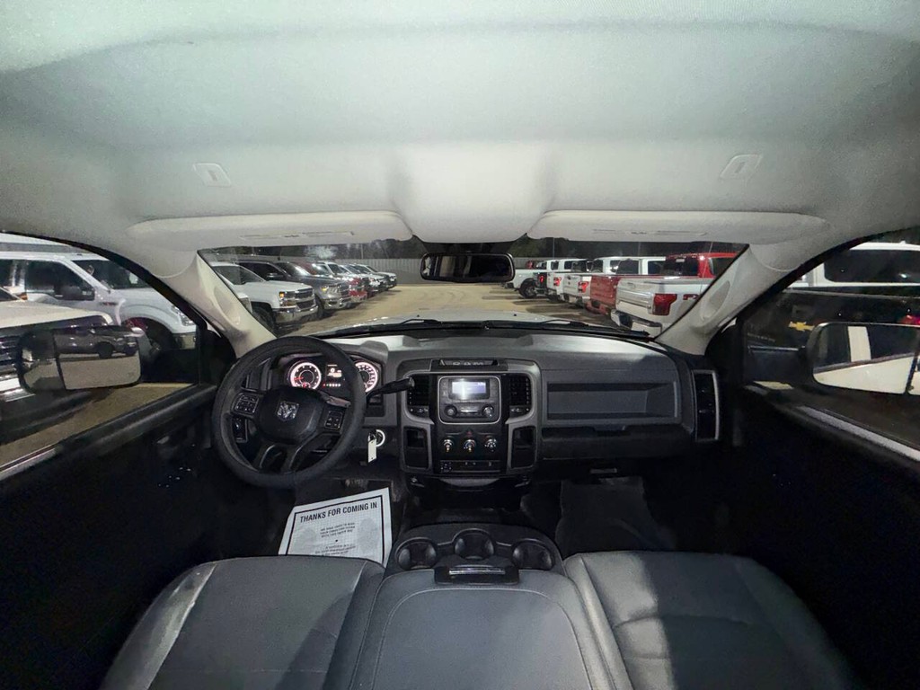 Ram 2500 Vehicle Full-screen Gallery Image 18