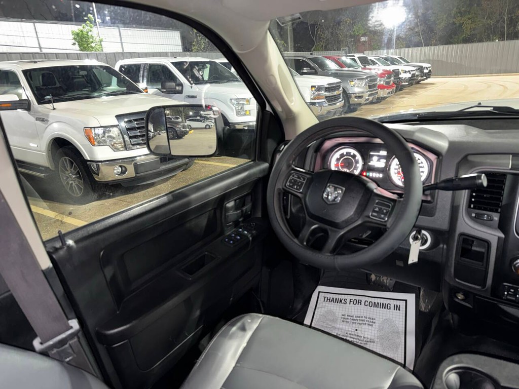 Ram 2500 Vehicle Full-screen Gallery Image 19
