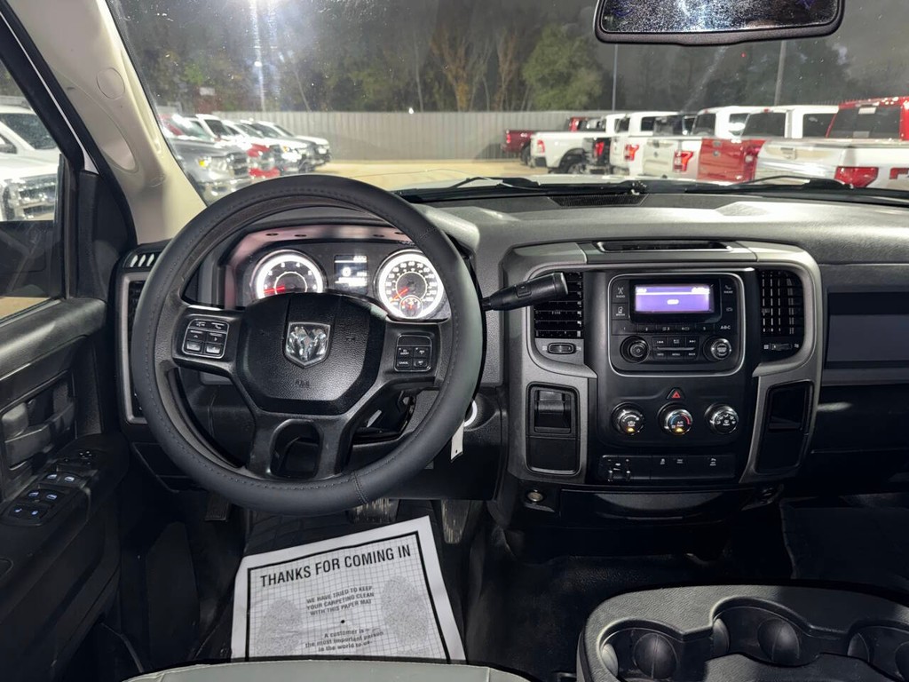 Ram 2500 Vehicle Full-screen Gallery Image 21