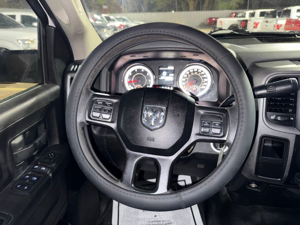 Ram 2500 Vehicle Full-screen Gallery Image 22